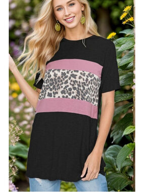 NWOT Heimish Short Sleeve Top with Animal Print size Small